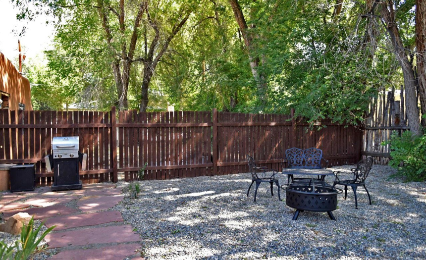 104 Brooks Street, Taos, New Mexico 87571, ,Multi-family,For Sale,Brooks Street,111031