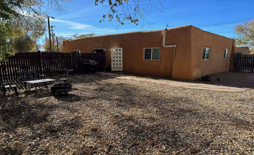 104 Brooks Street, Taos, New Mexico 87571, ,Multi-family,For Sale,Brooks Street,111031